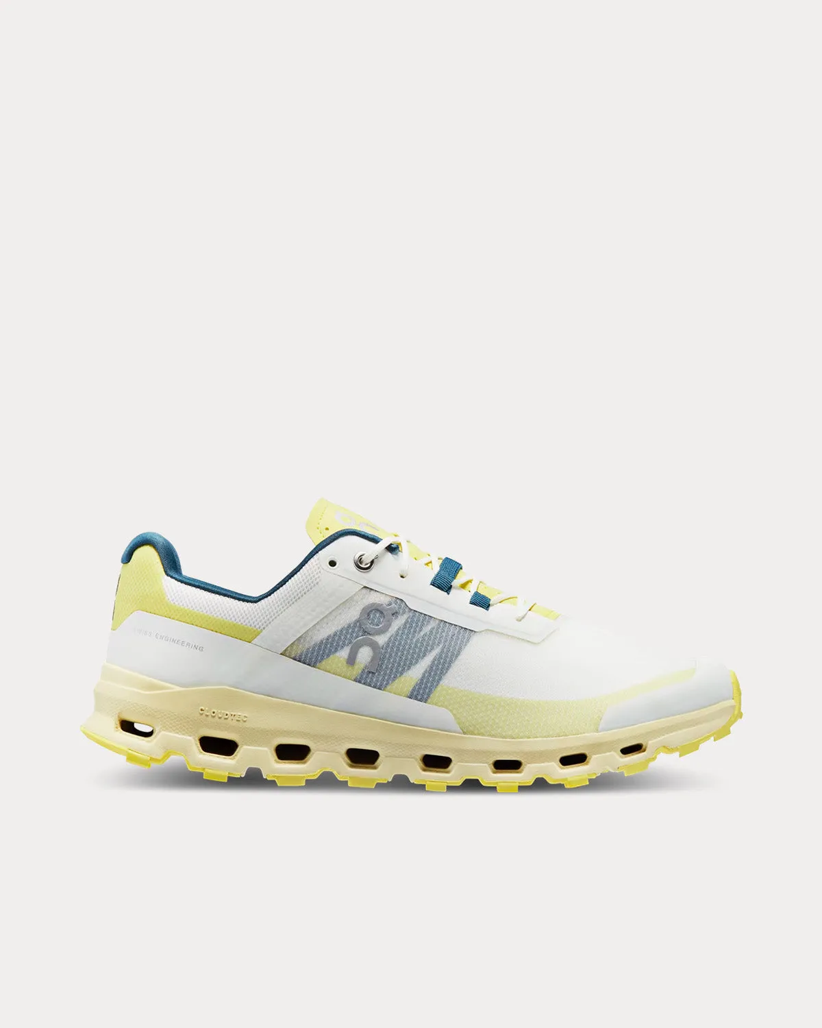 Cloudvista Ivory / Endive Running Shoes